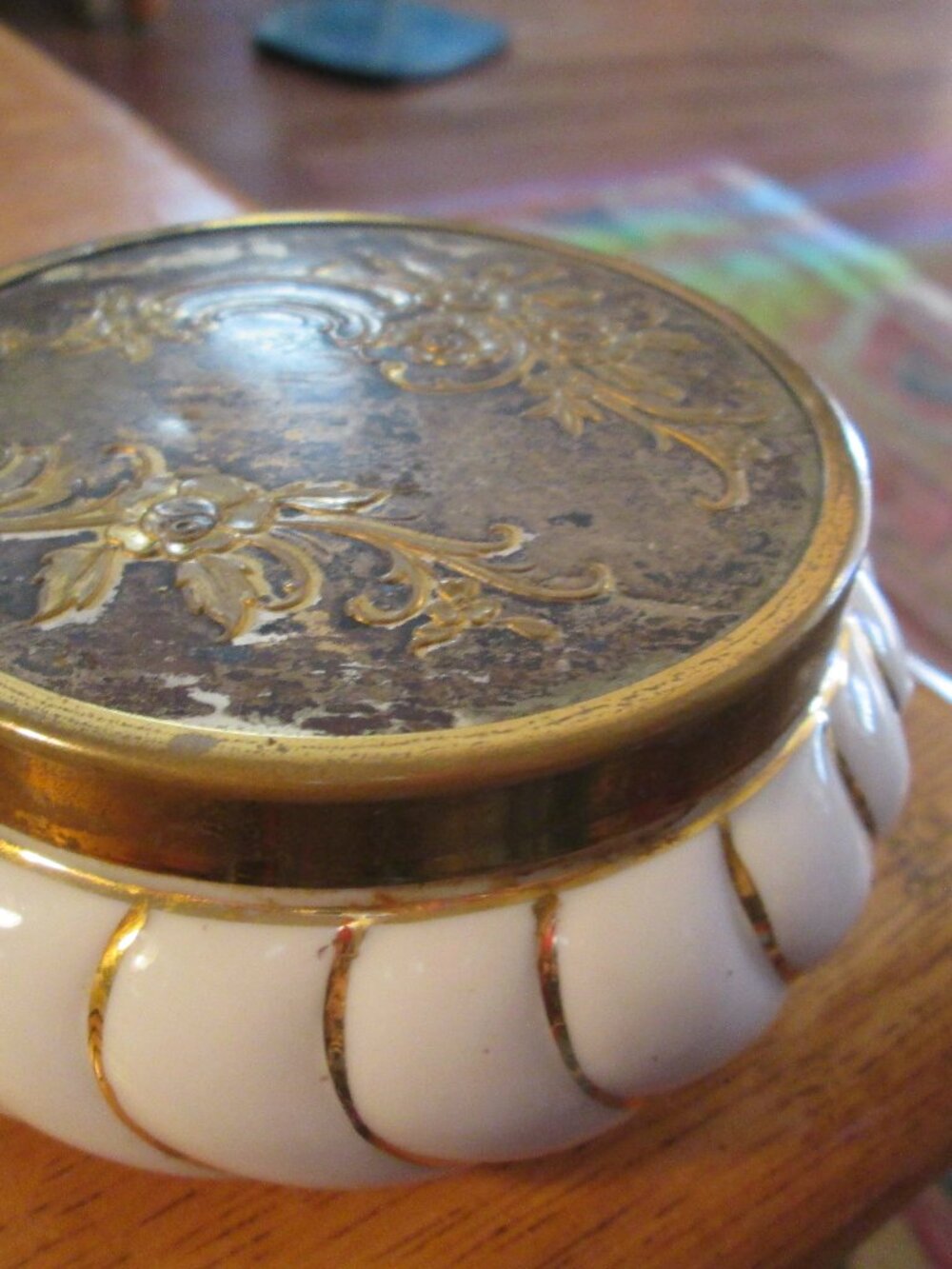 Vtg Matson Milkglass gold gilt hand painted dresser jar powder jar